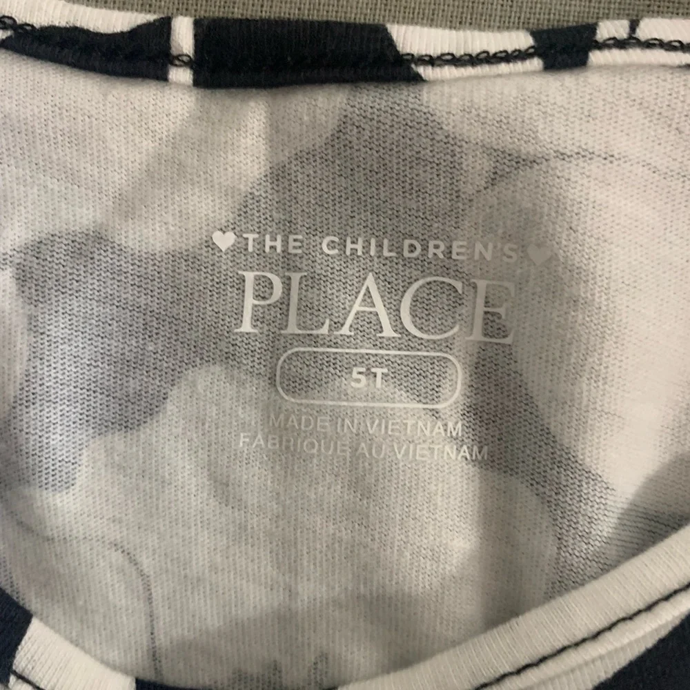 The Children’s Place Floral Black and White Off-Shoulder Short Set Girls 5T
